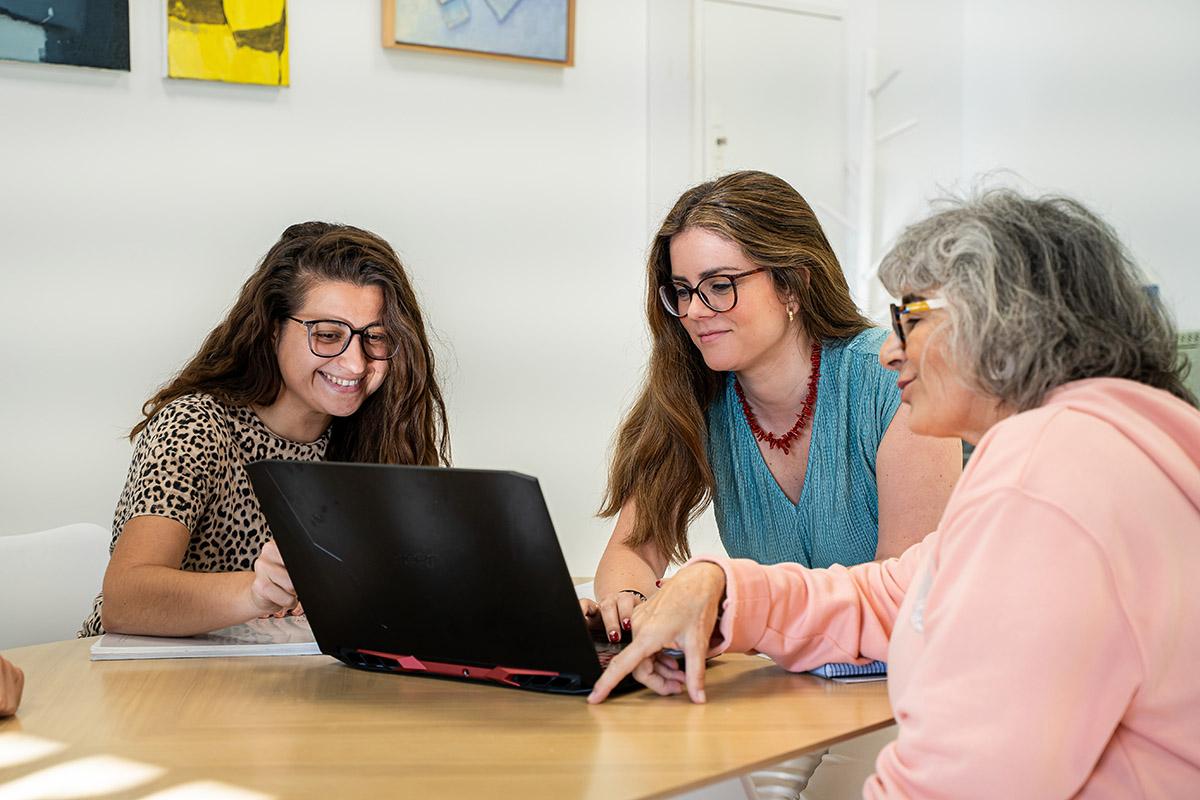 automatización industrial y talento joven